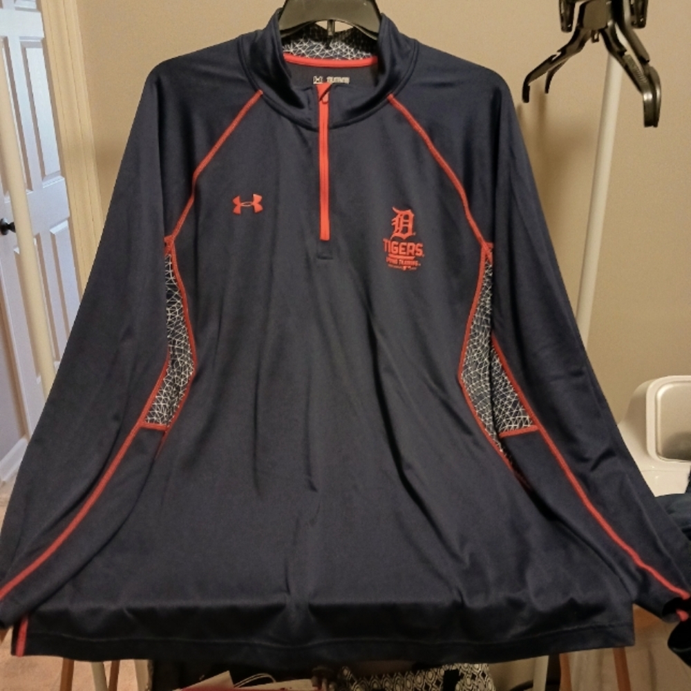 Under Armour Navy and Orange Quarter Zip Pullover.  Light Weight.